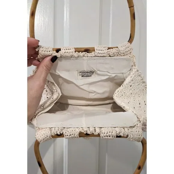 VINTAGE 60s "It's In the Bag" Crocheted Raffia Bamboo Handle Bag Made In Japan - Picture 3 of 11